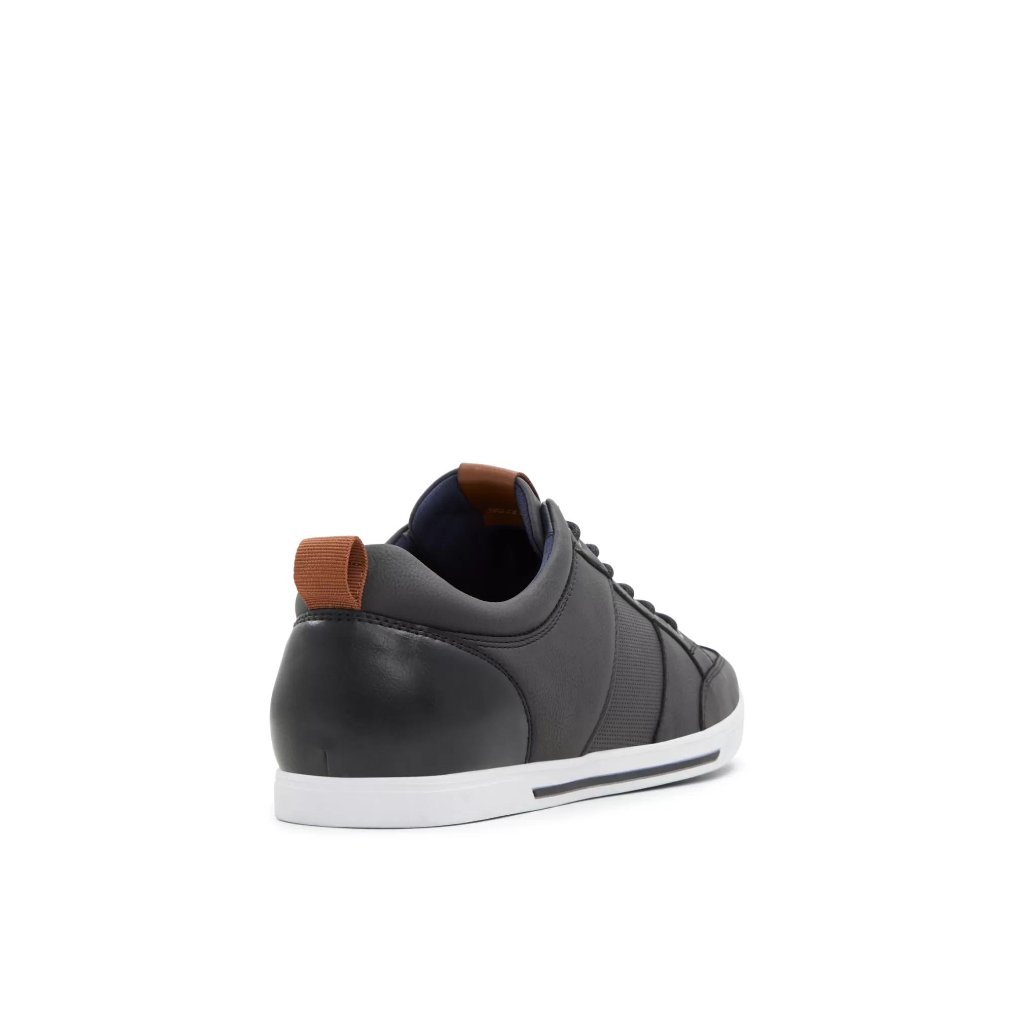 Core Essentials | Sneakers*Call It Spring Halisen Black